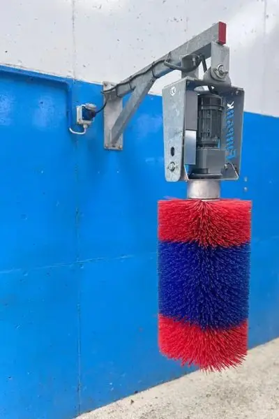 Automatic Cow Brush